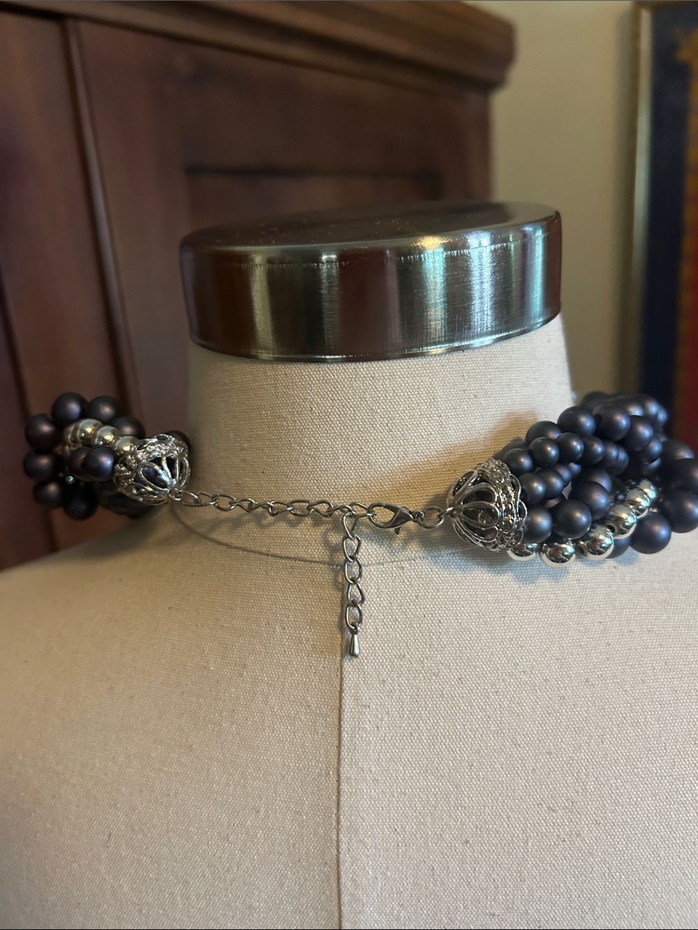 Dark Blue Pearl Cluster Necklace with Glittery Lucite Clip Earrings - 3 Pcs - Picture 2 of 6